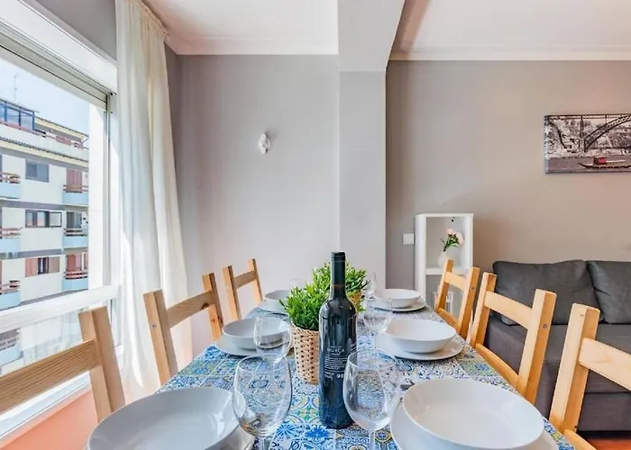 Lar Doce Lar Porto Apartment
